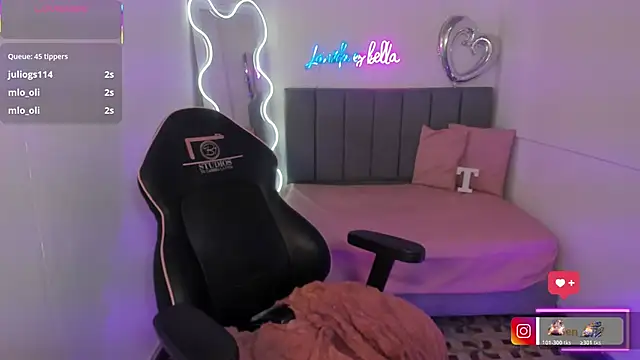 THIANA_TAY live sex cam