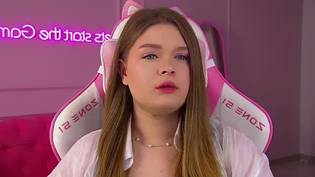 CrystalLyons live sex cam