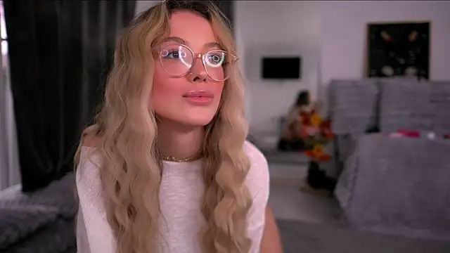 KylieJoyce live sex cam