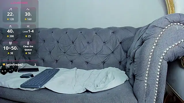 SkinnyZetth live sex cam