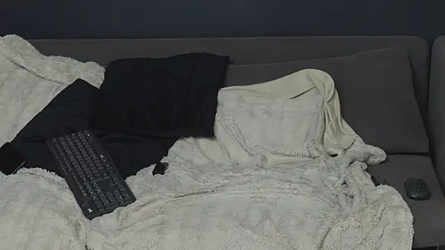 PeachyPixiee live sex cam