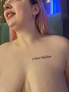 KellyMoors live sex cam