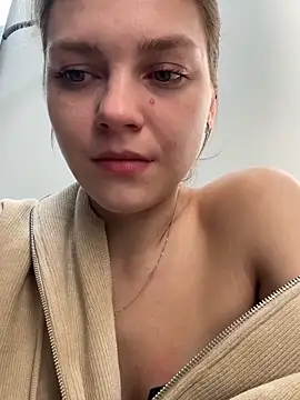 ValenciaShock live sex cam