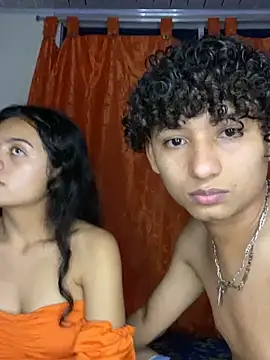 Nezuko-uWux live sex cam