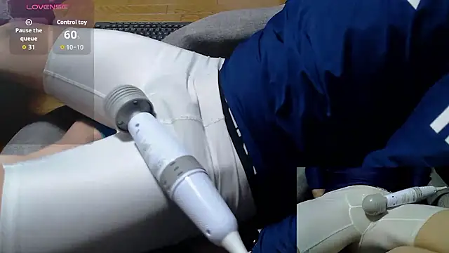 Yasu2000 live sex cam