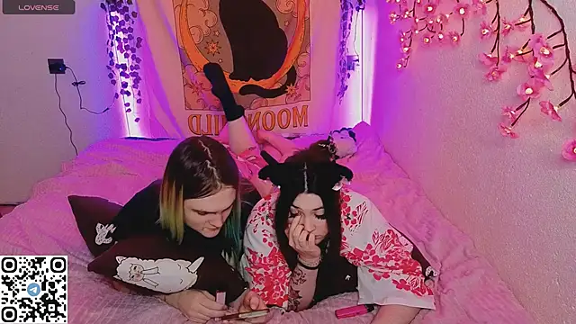 _Sweetie_Kitty_ live sex cam