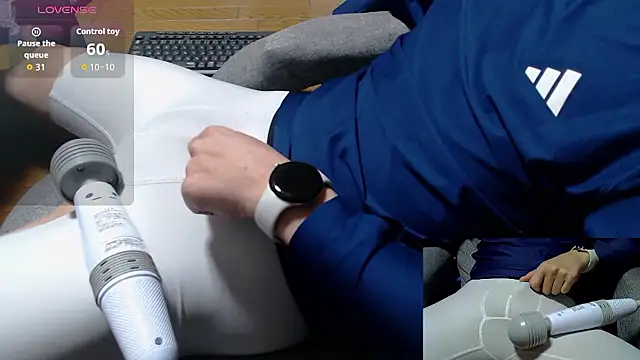 Yasu2000 live sex cam