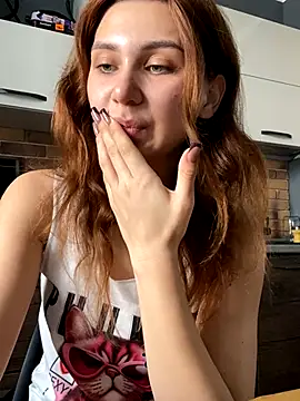 QuitieLia live sex cam