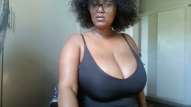 Stormy-Stella live sex cam