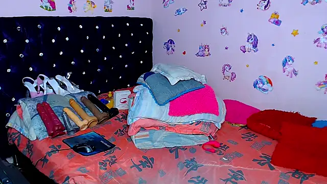 ShantalTsFox live sex cam