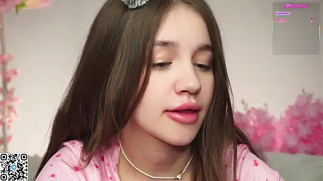 AmiLewis live sex cam