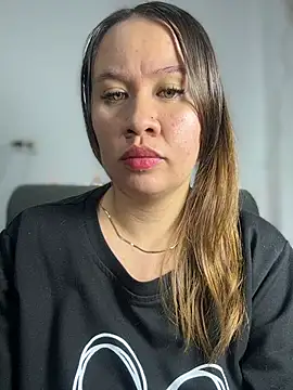 Emiily_lee live sex cam