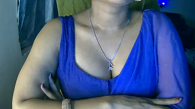 Cute-Tara live sex cam