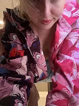 RonnieKiss live sex cam