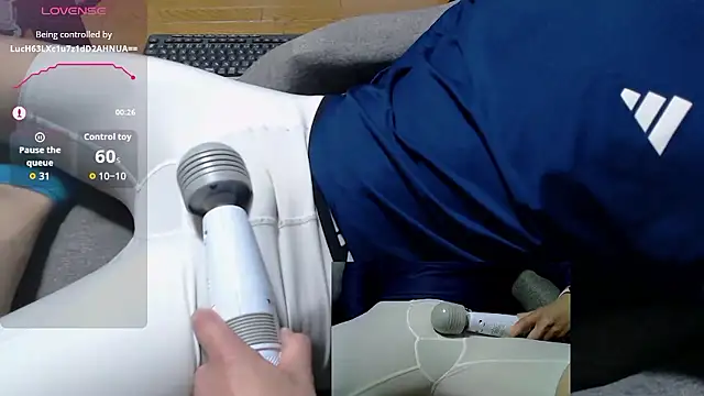 Yasu2000 live sex cam