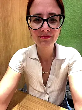 NataKitten live sex cam