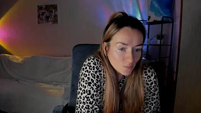 RebeccaMartinez live sex cam