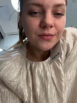 ValenciaShock live sex cam