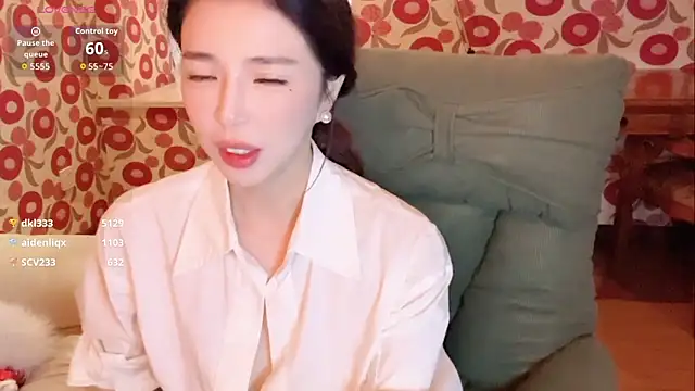 Agelin- live sex cam