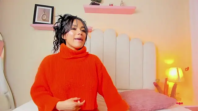 Cristal_horny69 live sex cam