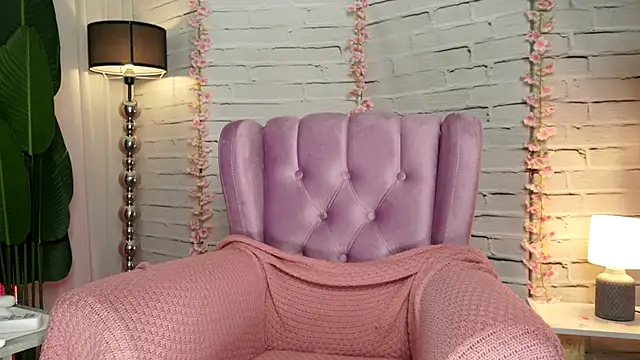 Milana_Sapphire live sex cam