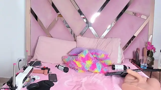 Freyaht live sex cam