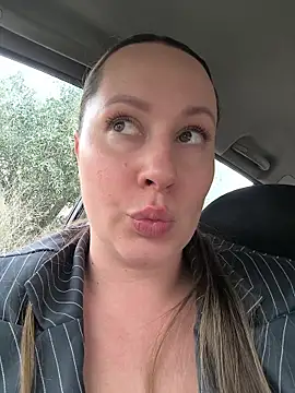 Mona_Plus live sex cam