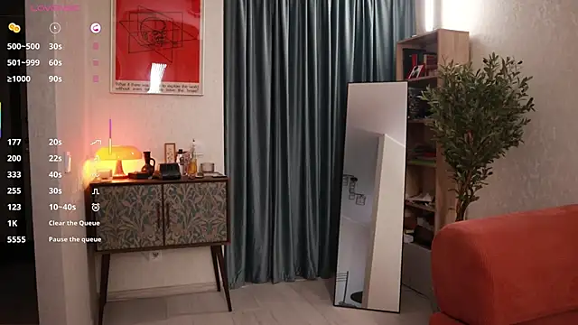 Pheromoon live sex cam