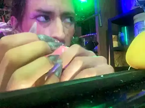 gurlnips live sex cam