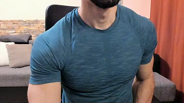 HotHunkTrainer live sex cam