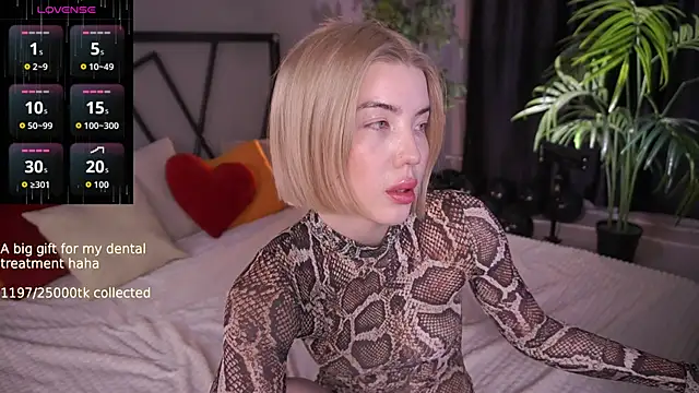 LindaThacker live sex cam