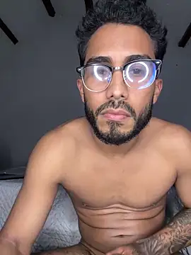TU-MORENOO live sex cam