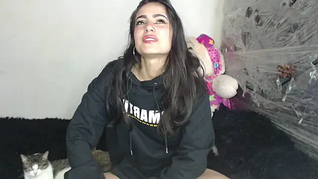 skinny_sweet2411 live sex cam