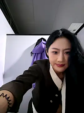 so-linger live sex cam