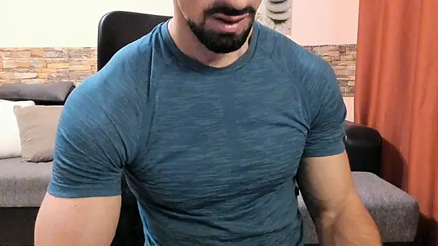 HotHunkTrainer live sex cam