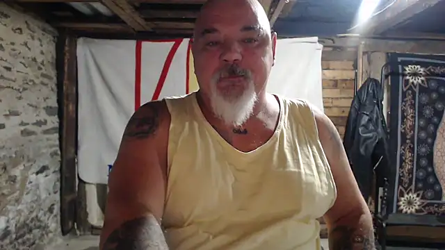 Newfiesausage1972 live sex cam