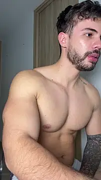 Valenthino_Salvatore live sex cam