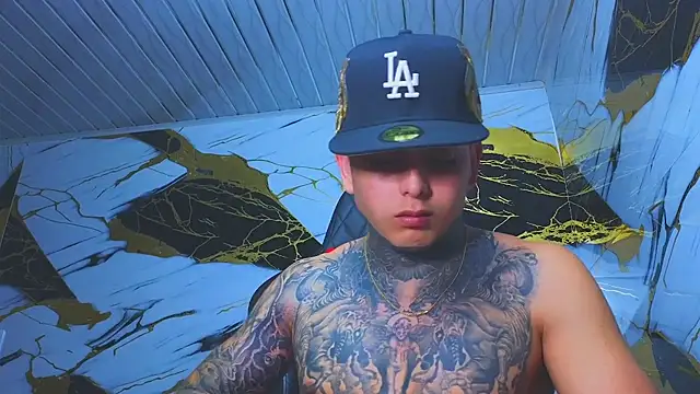 Kevin22_222 live sex cam