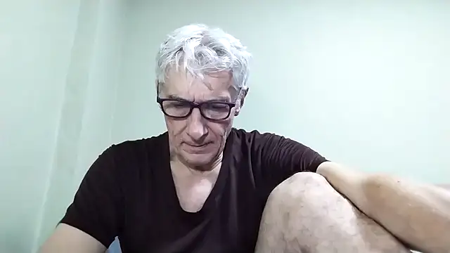 BIGUNCUTHARDCOCK live sex cam