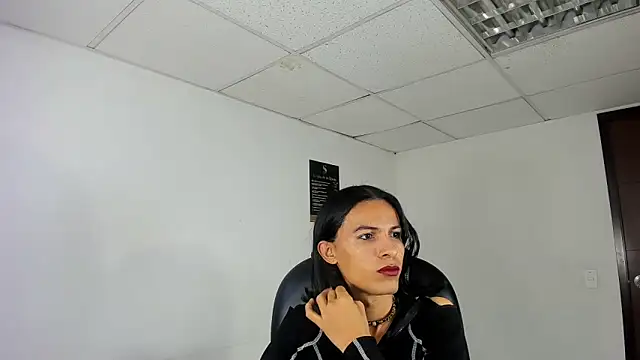 Aisha_hotts777 live sex cam