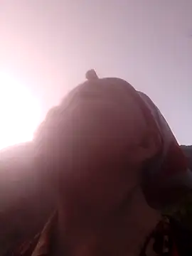 VangLe73 live sex cam