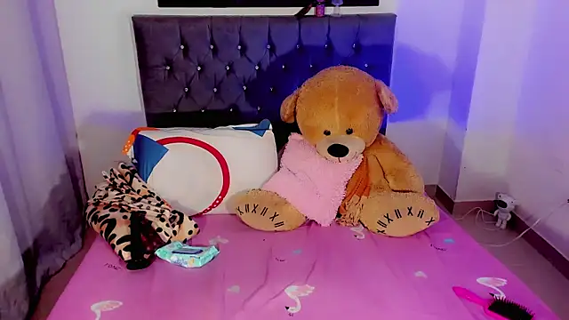 Zakura_hot1 live sex cam