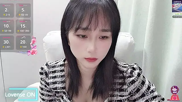 Qing-888 live sex cam