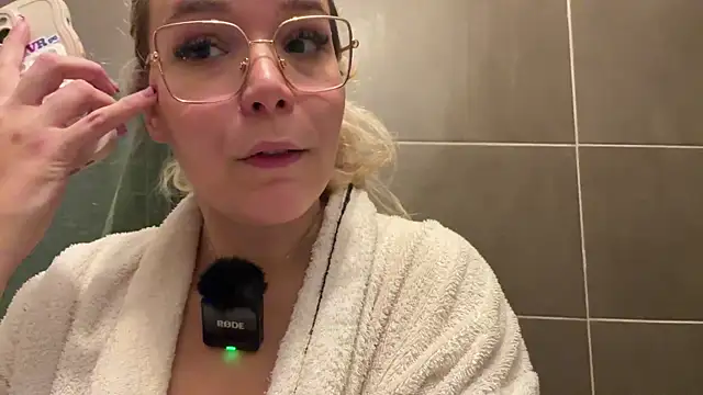 EmyLana live sex cam