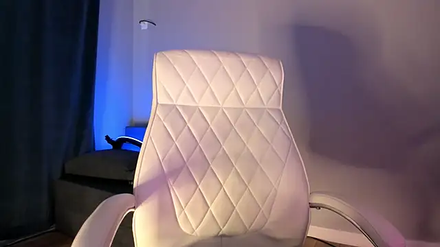 akura011 live sex cam