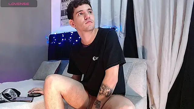 Matteo12_ live sex cam
