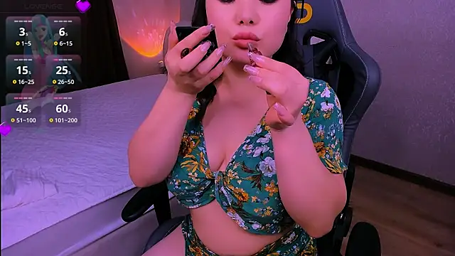 HinaJeen live sex cam