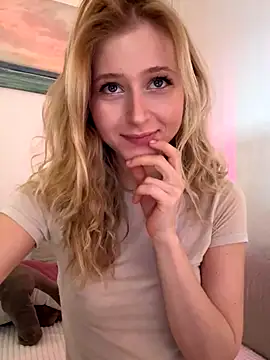 LunaRase live sex cam