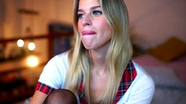 Emilyvanroessel live sex cam