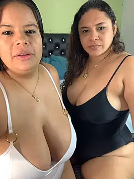 twocurvylatins live sex cam